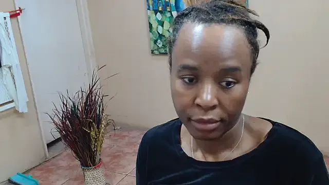 TweetiePieXXX – webcam model profile photo Image 12