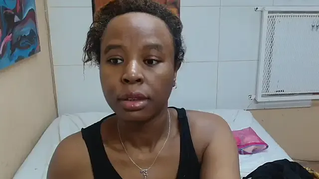 TweetiePieXXX – webcam model profile photo Image 18