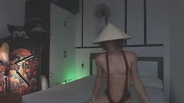 Runarunapi – webcam model profile photo Image 12