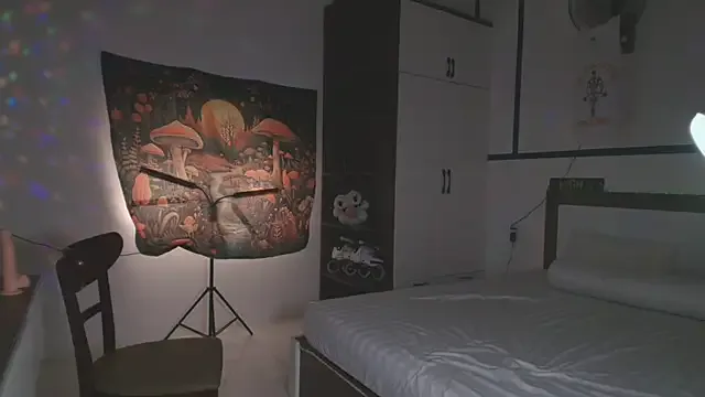 Runarunapi – webcam model profile photo Image 6