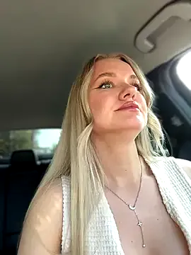 Runarunapi – webcam model profile photo Image 14