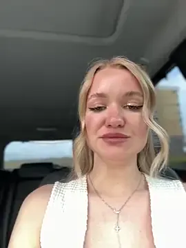 Runarunapi – webcam model profile photo Image 15