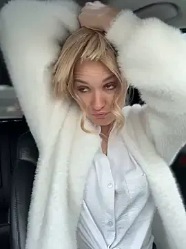 Runarunapi – webcam model profile photo Image 18