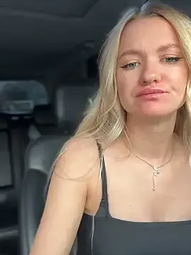 Runarunapi – webcam model profile photo Image 2