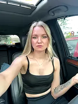 Runarunapi – webcam model profile photo Image 5