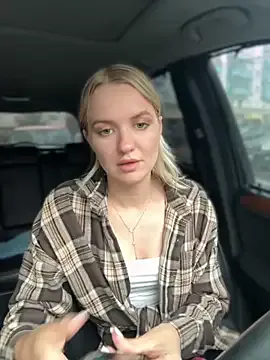 Runarunapi – webcam model profile photo Image 7