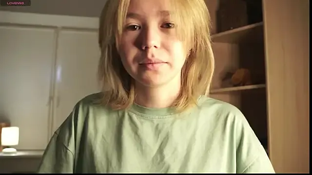 Runarunapi – webcam model profile photo Image 4