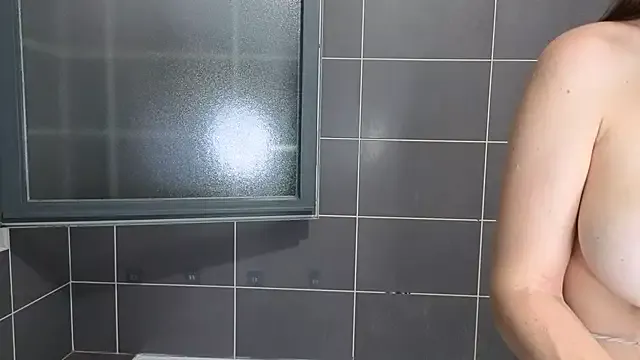 Masha_Real_84 – webcam model profile photo Image 4