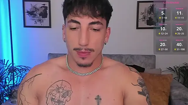 zqyaini – webcam model profile photo Image 2