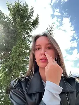 Runarunapi – webcam model profile photo Image 6