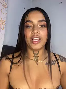 Runarunapi – webcam model profile photo Image 7