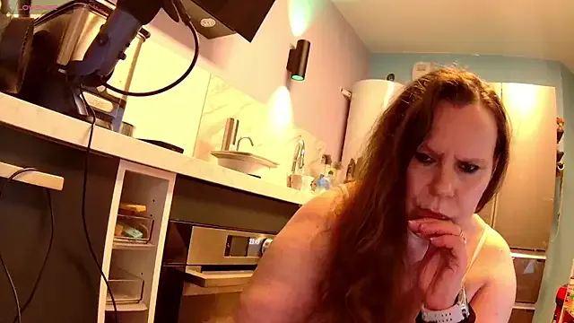 helenamoeller – webcam model profile photo Image 13