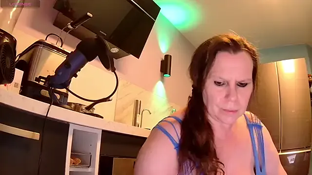 helenamoeller – webcam model profile photo Image 2