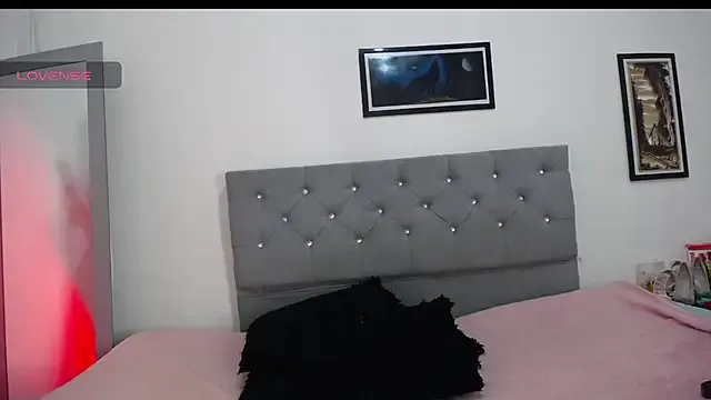 Runarunapi – webcam model profile photo Image 2