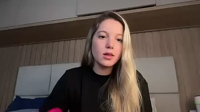 avaowenss – webcam model profile photo Image 5