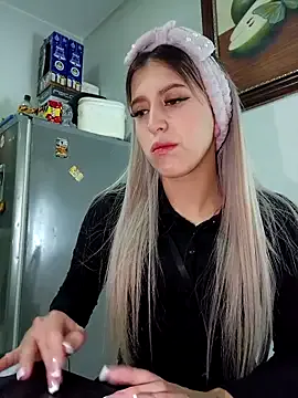 tiantian-26 – webcam model profile photo Image 4