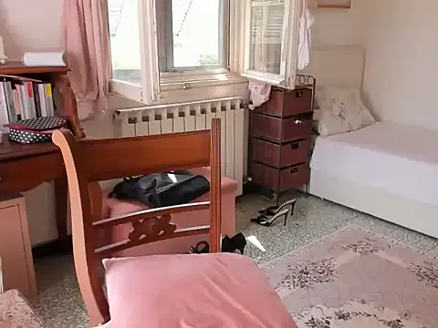 Runarunapi – webcam model profile photo Image 3