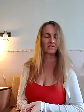 Runarunapi – webcam model profile photo Image 6