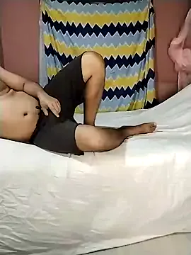 heybanan – webcam model profile photo Image 3