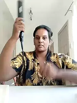 Runarunapi – webcam model profile photo Image 6