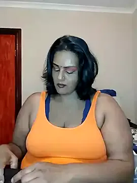 Runarunapi – webcam model profile photo Image 8