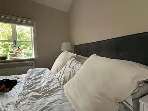 Runarunapi – webcam model profile photo Image 9