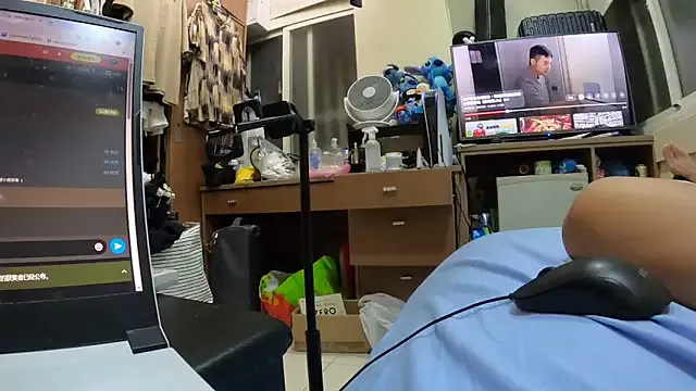 HugeBoobsAlice – webcam model profile photo Image 2