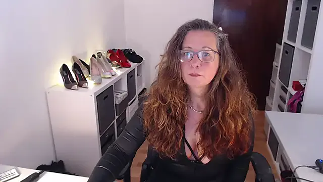 mollyflwers – webcam model profile photo Image 5