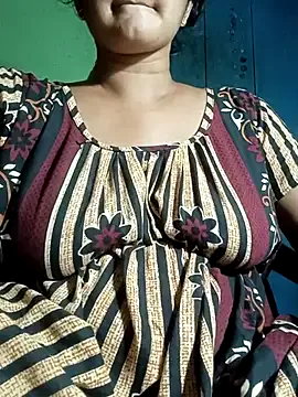 _Alice_1 – webcam model profile photo Image 10