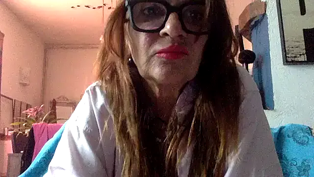 mollyflwers – webcam model profile photo Image 3
