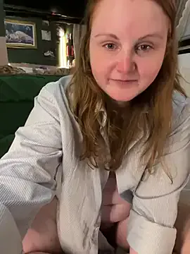 TOP_po – webcam model profile photo Image 2