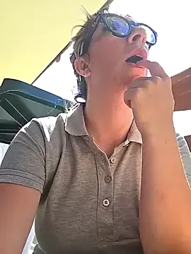 Runarunapi – webcam model profile photo Image 4