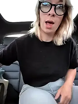 Runarunapi – webcam model profile photo Image 8