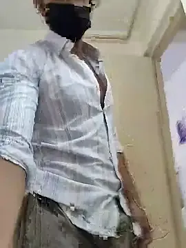 nvrenuff1979 – webcam model profile photo Image 3