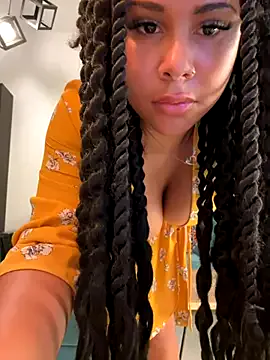 Runarunapi – webcam model profile photo Image 3