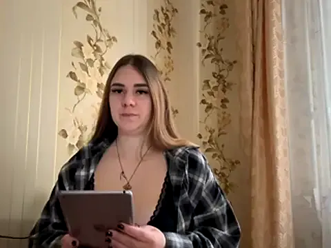 Runarunapi – webcam model profile photo Image 8