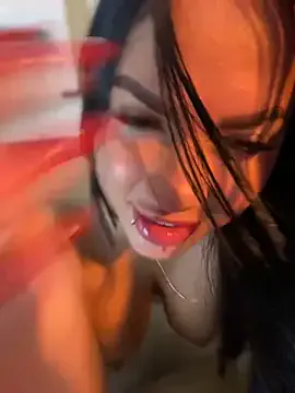 4U143 – webcam model profile photo Image 6