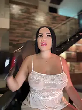 4U143 – webcam model profile photo Image 7