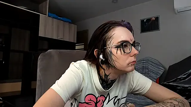 Runarunapi – webcam model profile photo Image 16