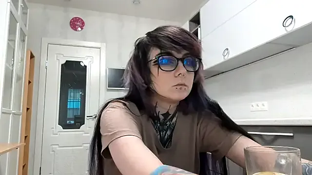 Runarunapi – webcam model profile photo Image 4