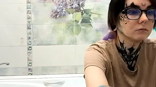 Runarunapi – webcam model profile photo Image 5