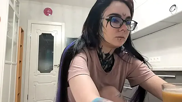 Runarunapi – webcam model profile photo Image 7