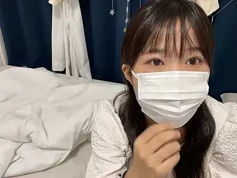 aly_golden_ – webcam model profile photo Image 2