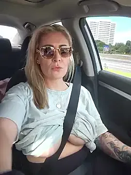 _milkyway – webcam model profile photo Image 4