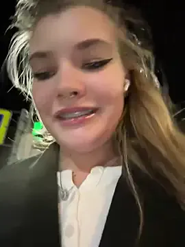 Holy_Tereza live broadcast