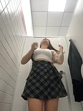 lil_eva live broadcast Image 16