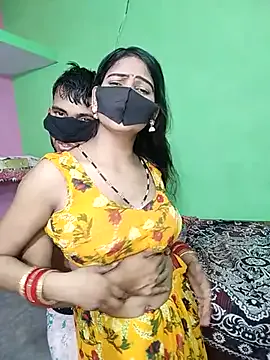 IORio2 – webcam model profile photo Image 4