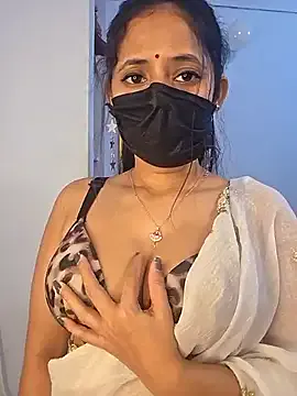emyii – webcam model profile photo Image 7