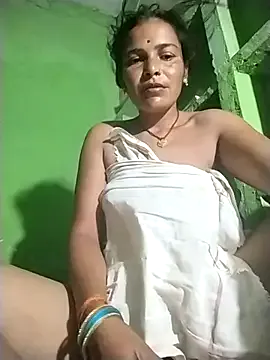 Runarunapi – webcam model profile photo Image 10