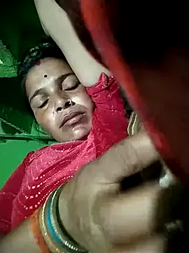 Runarunapi – webcam model profile photo Image 9